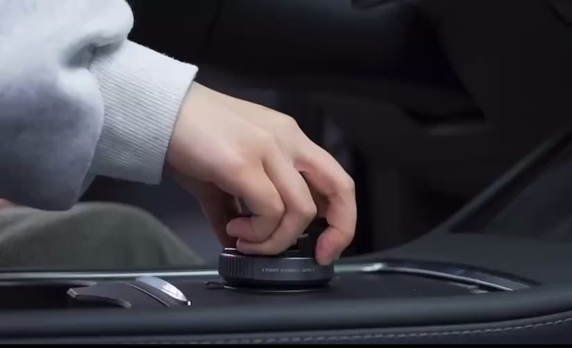 📱 360° Magnetic Car Phone Holder                                            📱 حامل جوال مغناطيسي 360° للسيارة